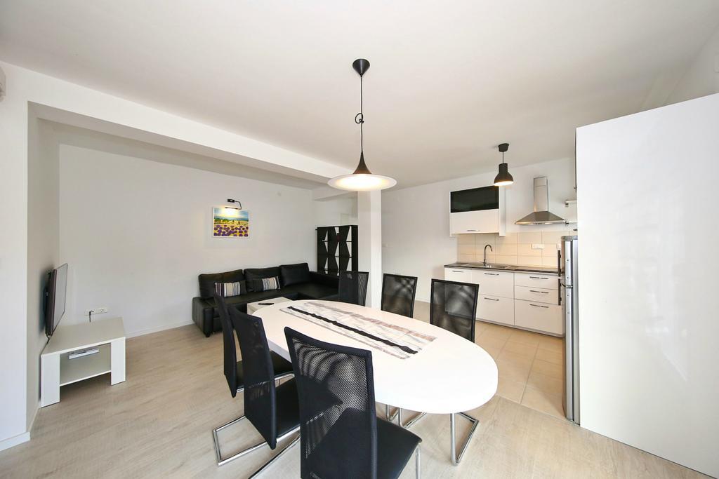 Apartments Matkovic Sveti Filip i Jakov Eksteriør bilde