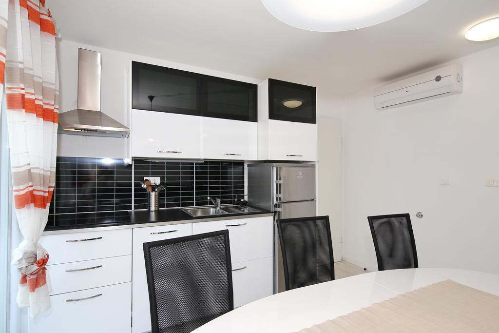 Apartments Matkovic Sveti Filip i Jakov Eksteriør bilde