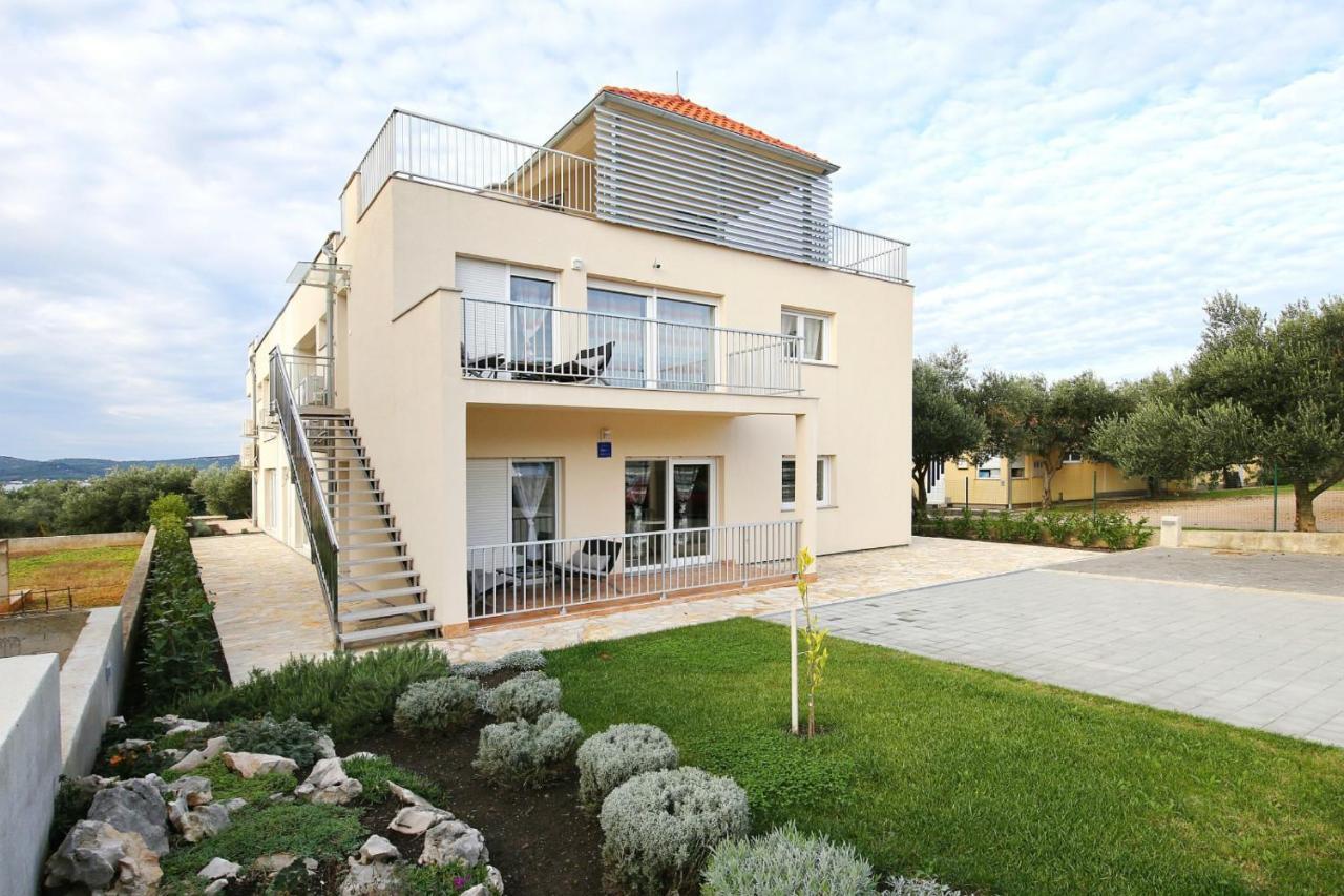 Apartments Matkovic Sveti Filip i Jakov Eksteriør bilde